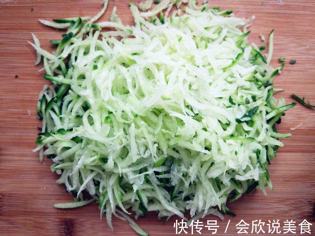 秋天萝卜大量上市,鲜嫩可口,多买点回来炸着吃真香