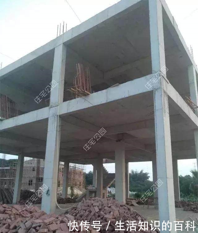 现代|晒我的农村养老房，100万盖最美现代别墅，比城里住着舒服多了！