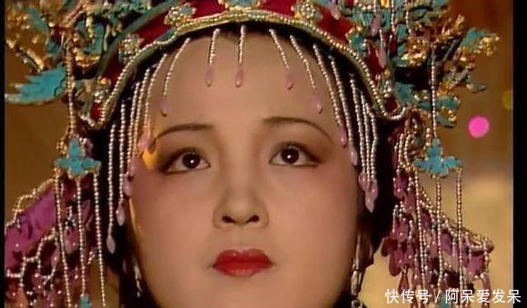 省亲|这个只出场一次的女人,用了三个字,道破了元春省亲的真相