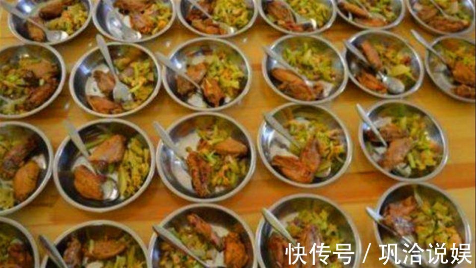 媛媛|孩子称“幼儿园饭菜香,能吃两碗”,看到午餐照,妈妈大受打击