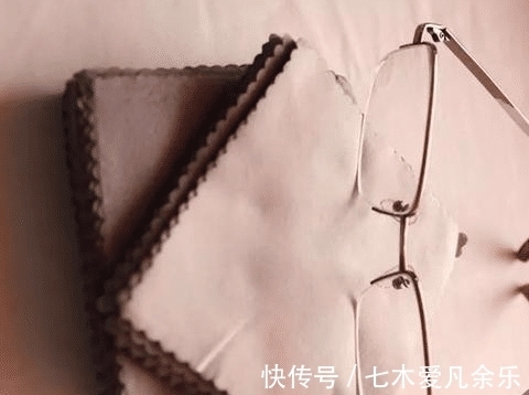 清洁眼镜|眼镜布竟然不是用来擦眼镜的！我们错了好多年……