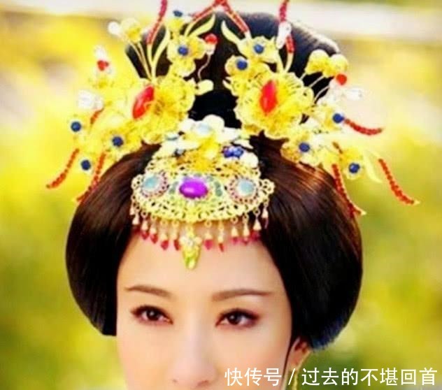 乾隆|史上第一被封贵妃的女子,乾隆想挖开其陵墓,看到石碑就停止挖掘!