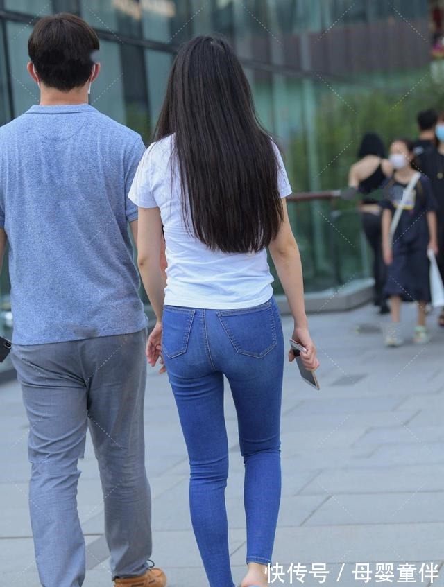 搭配 白短袖搭配牛仔裤,干净的穿搭,随性洒脱!