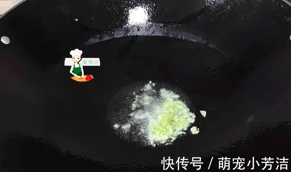 菠菜|春天，这菜特“水灵”记得多吃，1元炒一盘，清肠刮油减脂，一身轻松