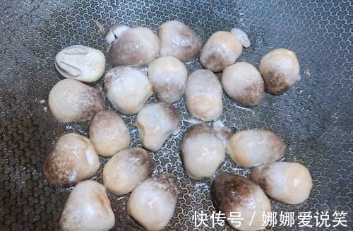 它比鸡肉贵，比鸡蛋好吃，加豆腐简单一炒，鲜嫩下饭，真香