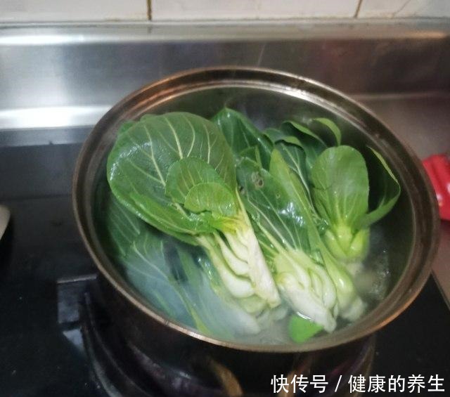 红烧狮子头,肉香四溢,美味下饭!