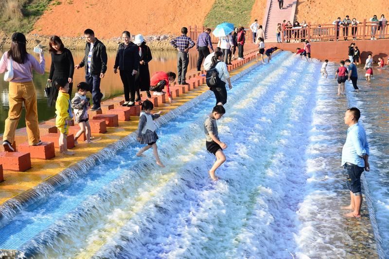 韶关仁化19公里董塘河碧道成亲水休闲“网红打卡点”