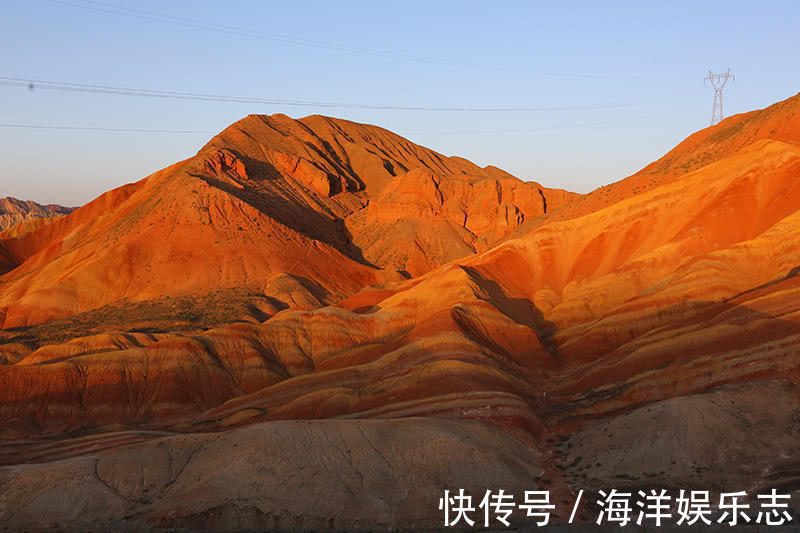 新疆|十一黄金周，十万人正赶往这里，去赏秋天绝色美景！