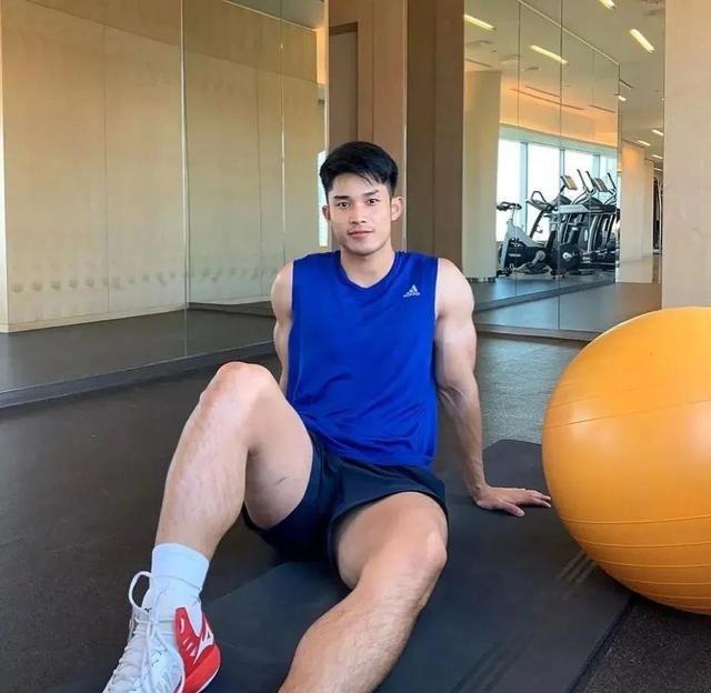 强壮|最帅肌肉和尚,还拥有一身强壮的肌肉,让人羡慕不已!