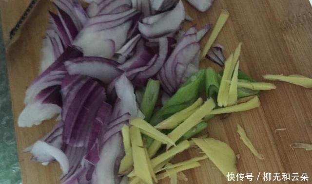 酱香|父亲用30年土方法酱牛肉,牢记3个小技巧,牛肉酱香浓郁不腥不散