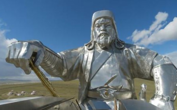 人说他|成吉思汗埋葬何处？专家发现一座人工改造大山，疑是成吉思汗陵墓