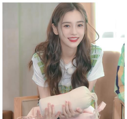 宋雨琦 他被评为《跑男8》最多余的嘉宾,接不住成员的梗,看起来有点尬