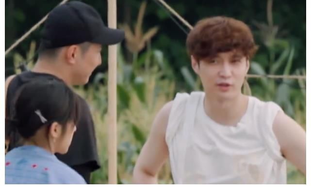 喊张艺兴太生疏,喊哥哥太亲密,欧阳娜娜的叫法好高级