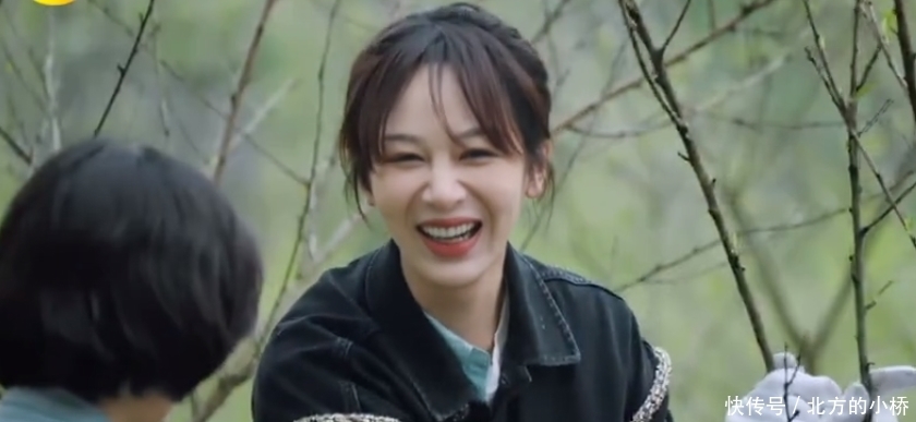 张艺兴 辟谣还是逼婚?黄磊:艺兴30岁和杨紫不正合适?回:不懂爱!