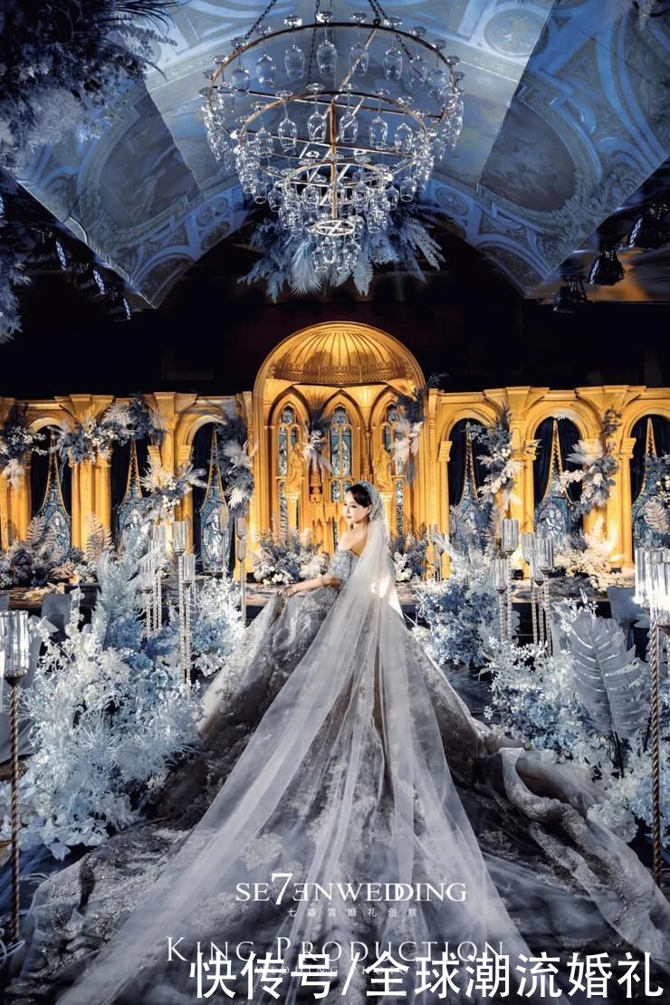 复古与浪漫巧妙结合的蓝金色巴洛克风婚礼，有没有被惊艳到啊