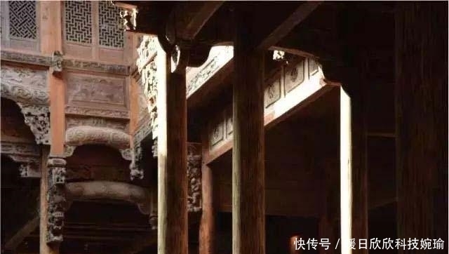 富豪身价7亿,却不好好搞生意,17年来收藏了400多套破旧老房子