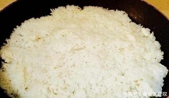 蒸米饭的时候加上它，这味道绝了，第一次做大家都抢着吃！