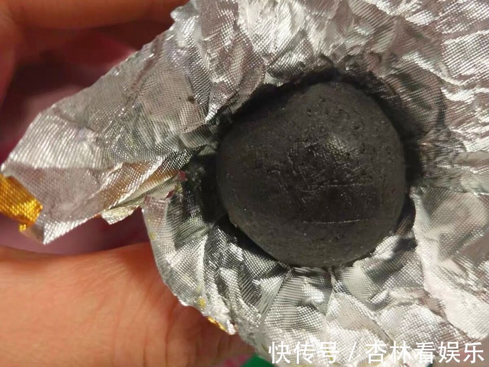 黑芝麻|建议老年人别舍不得花钱,这5款小零食,经常吃一点,气色好!