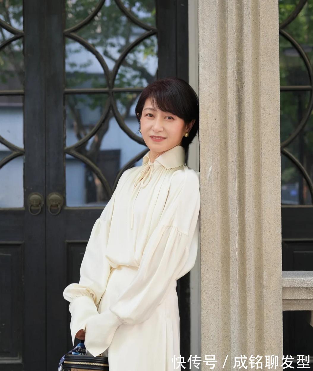 时髦|60岁的女人更要穿出气质!这些姐姐的优雅穿搭,时髦高级显年轻