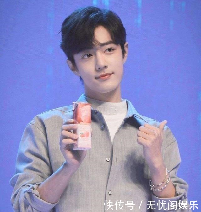 开玩笑|粉丝们开玩笑说肖战的脸太适合大屏幕