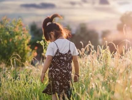 孩子犯了错，这些批评方式不可取，不仅伤自尊，还会让孩子记恨