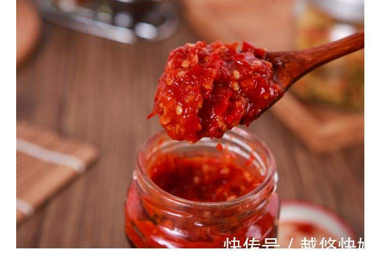 农家自制辣椒酱，搭配馒头米饭，吃起来绝对的过瘾