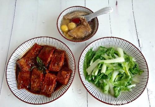 剩菜|母子三人的晚餐在朋友圈走红,不剩菜不浪费,好吃又营养特实在