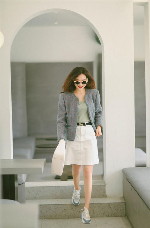 不管什么身材的女人，穿裙子牢记这4个要点，上身才显瘦又迷人