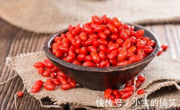 青苹果|女性不想显老，多吃3种食物，疏调肝气，增进食欲，提高消化功能