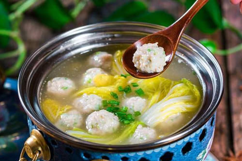 丸子|做肉丸子，大厨教你一招，多放1味料，丸子Q弹筋道，汤鲜味美