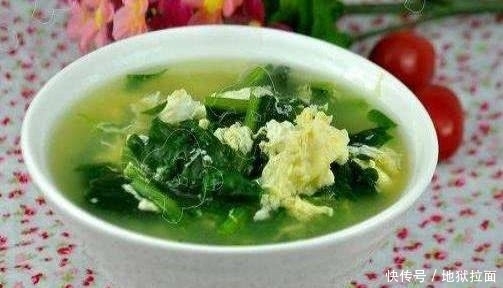 鸡蛋加它炖汤,女人常食气血足了,斑点淡了,视力越来越好