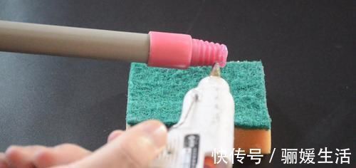 手杆|你家里有用旧不要的百洁布吗?这个用途太聪明了,越早知道越好