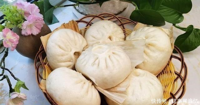 蒸韭菜包子时,记得多加这1步,韭菜不出水,翠绿不发黄,超好吃