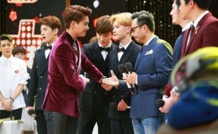 现状|当年汪涵给小五一张银行卡,小五跪地离开《天天向上》,现状如何