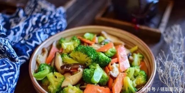 这道菜健康美味又美容!一学就会!