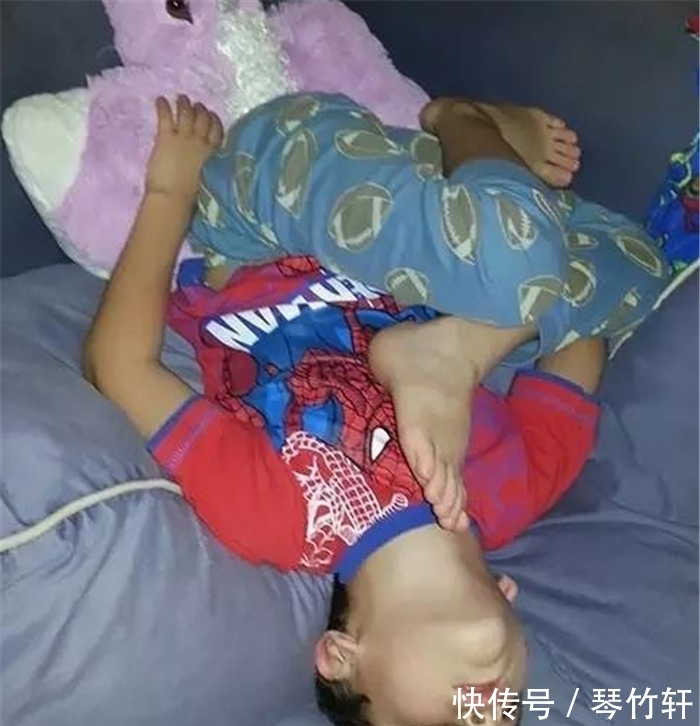 盘点|盘点宝宝们的奇葩睡姿,个个经典,我最服第5个宝宝!