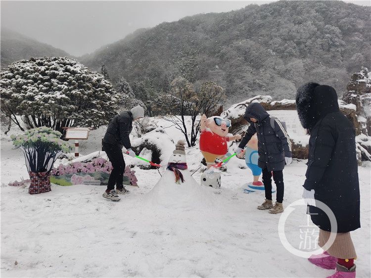 新闻记者|重庆部分景区已启动客流管控