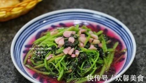 晒晒我家的清淡晚餐，一桌全是素菜，网友：全家属兔子的？