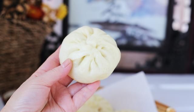 做包子时,切记不要只加酵母,上加这2样,包子白、软、香、甜