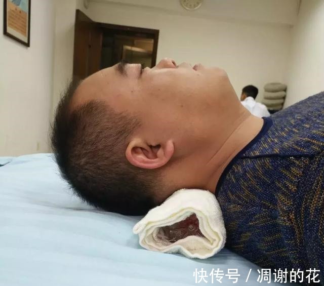 腰椎|矿泉水瓶对颈椎病竟有妙用原理在哪！