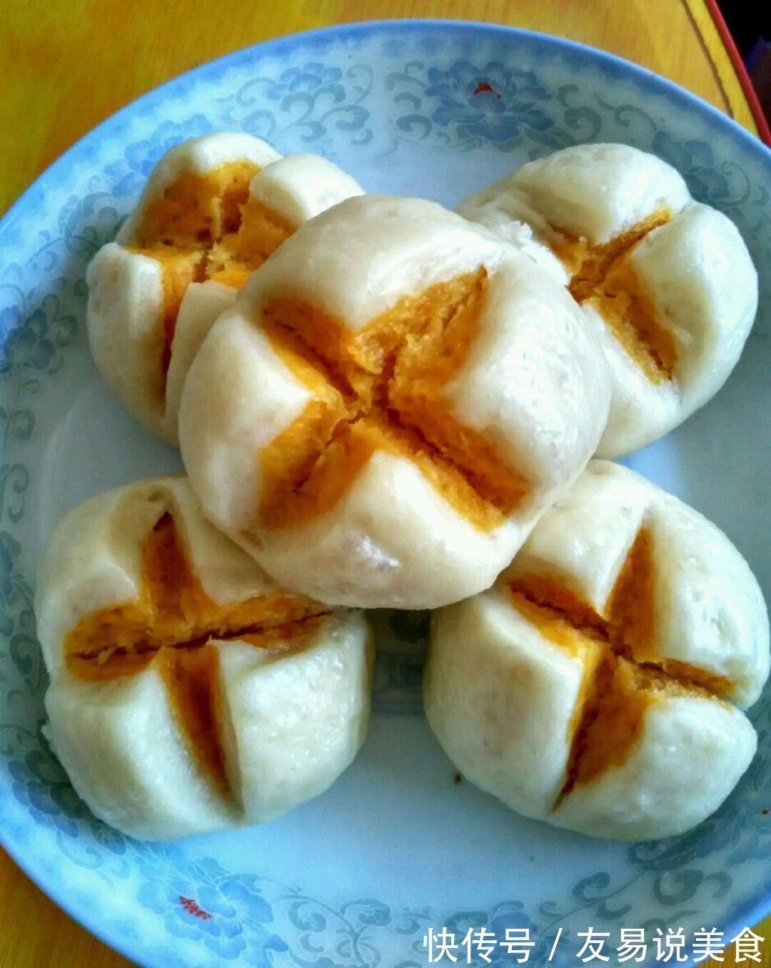 早餐别吃白馒头了,教你如此做,香甜美味,松软营养,出锅吃3个