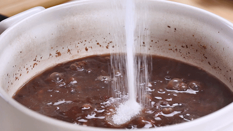 用这个技巧做红豆丸子汤，味道好吃极了