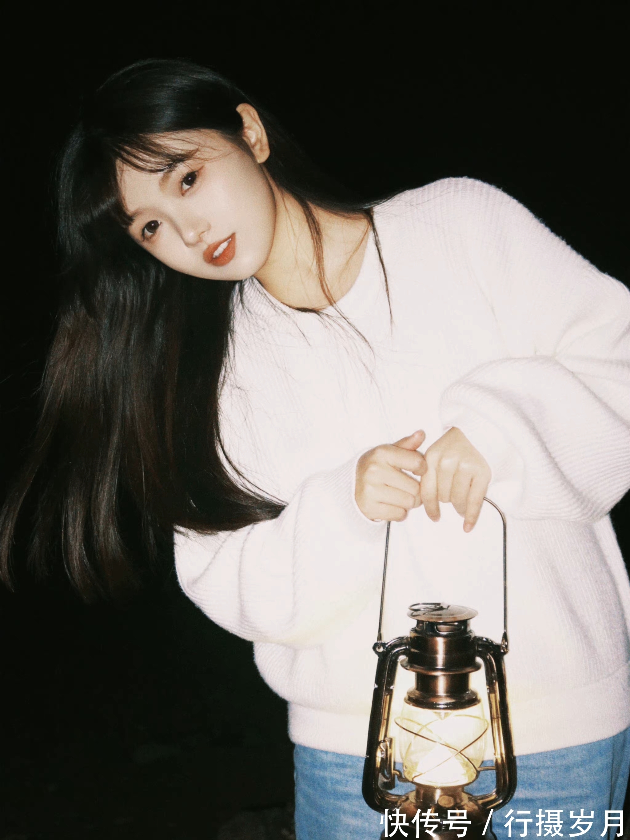 漠野$在夜的温柔中,点燃一盏桔灯