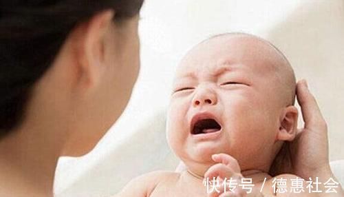 入睡|哄睡半小时,放下一秒醒!妈妈哄睡多做好3件事,宝宝轻松睡过夜