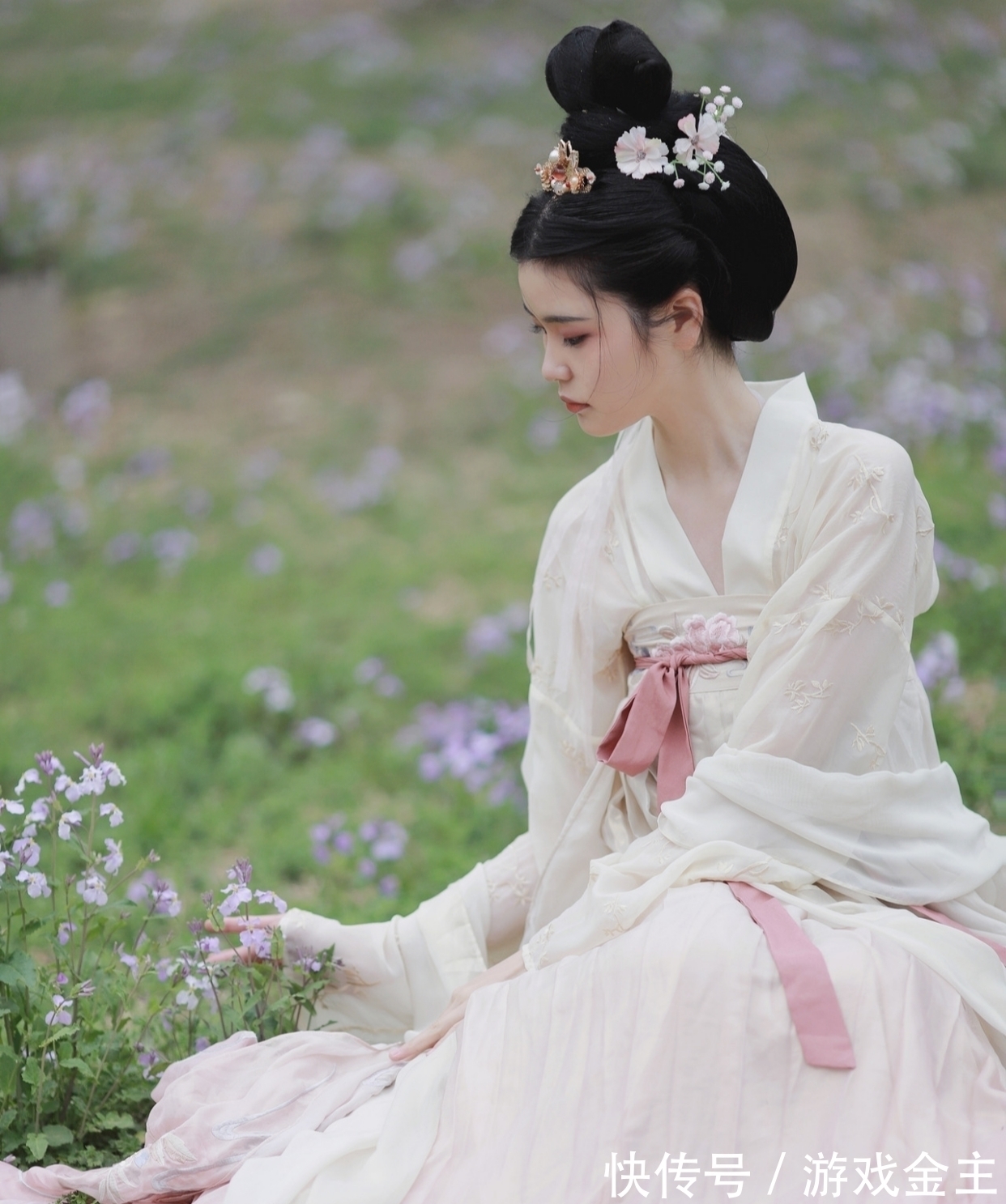 光生@七律(八首):身微不惧狂风虐,位贱何嫌高树遮?