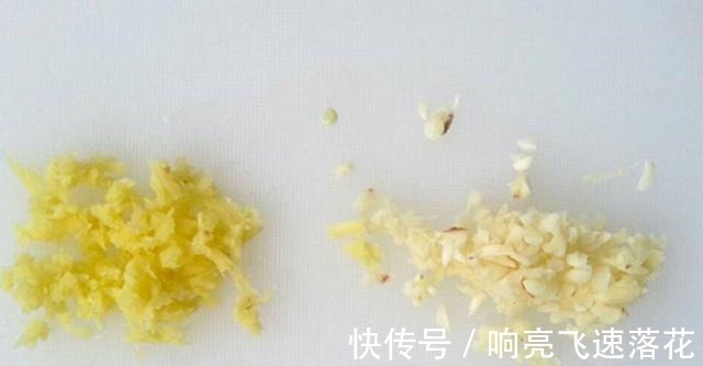 待客|皮蛋别再凉拌着吃了,这样做口感香嫩爽滑,待客超有面子!