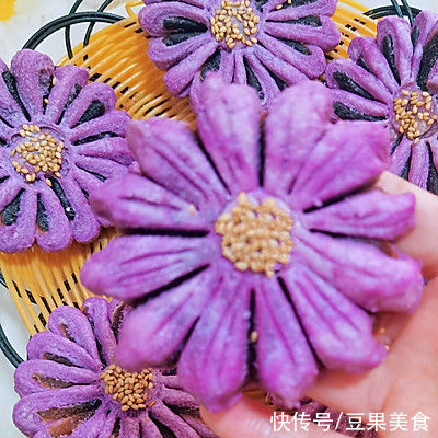 暖胃又养生,一次吃三大碗都不过瘾的紫荆花酥