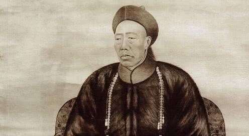 光绪皇帝|光绪墓被盗多次,考古队发掘古墓时,却从他双手间发现巨大秘密