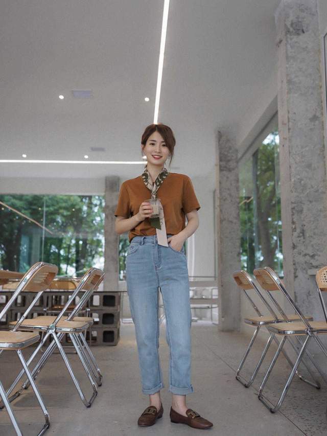 穿搭|秋天想穿出高级感，这几种搭配颜色方法得学会，能让你又飒又美