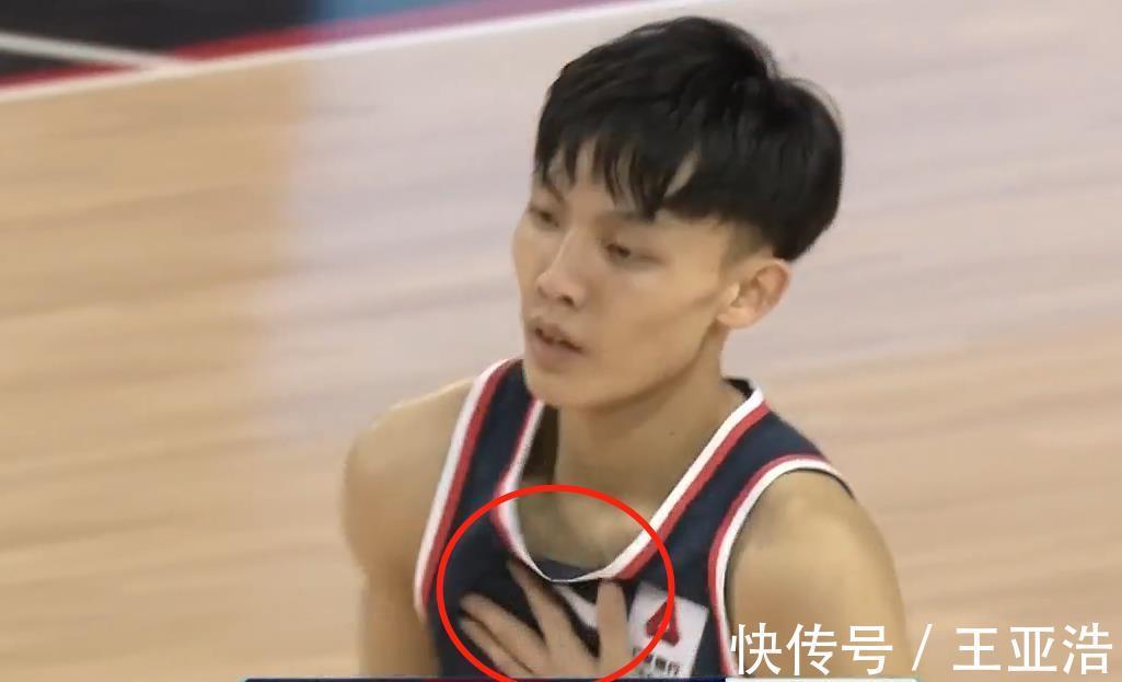莱多|又是带病上阵!徐杰捂着胸口干咳,为何主教练杜锋只用8人轮换?